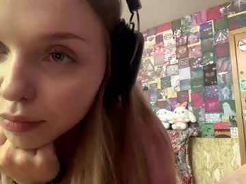 Secret_halo, 18 years old, Goal shy but dance 1 min i promise lol. First day for me wish me luck! #new #skinny #shy #18 #bigboobs [0 tokens remaining], webcam photo