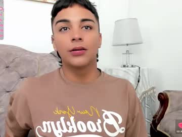 Seductivo_jr, 18 years old, GOAL: CUM SHOW  ? [913 tokens remaining] ?CUM? hey welcome my room #femboy #young #18 #cute #twink, webcam photo