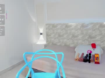 Squirting cam girl Selenafox6 age 20 yrs live now