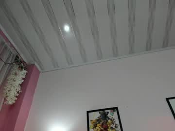 Hairy cam model Selene_e, 21 yrs live now