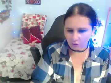 Selene_mom • mature41y • in your heat ? • public