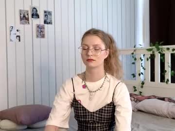 Seleneroshia, 18 years old, My name Ashley my goal - FLASH BRA/ Thats my thinrd day here! Please be nice and have fun #new #18 #cute #mistress #bigass [88 tokens remaining], webcam photo