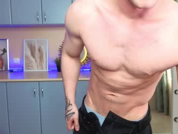 Muscle cam star Sevans14, 20 yrs
