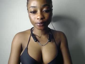 Sexydaddy_lover • ebony20y • Nextdoor neighbor • public