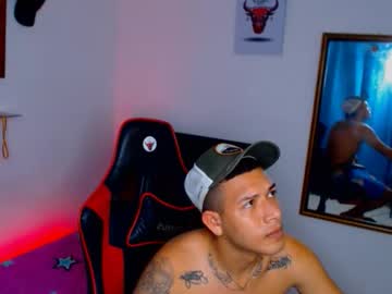 Sexywhite_col big cock cam stud streaming live