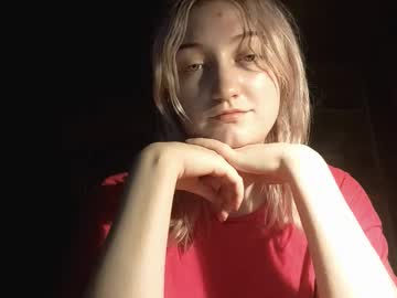 Shakitakizior, 99 years old, goal: tell story about vampire #new #natural #shy #blonde #teen [18 tokens remaining], webcam photo