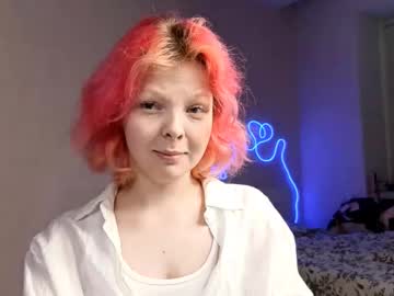 Sheenakorte, 18 years old, Goal: Headbang challenge!  / My name is Luna, new experience to me, hope it turns out well. #blonde #young #teen #new #shy [0 tokens remaining], webcam photo