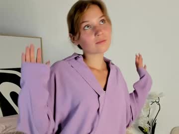 Shelleyeversley, 18 years old, wassup? my name is Shelley [ Goal : step back and show me in mirror ] that's my first day here, hello btw... #new #teen #18 #shy #cute [14 tokens remaining], webcam photo