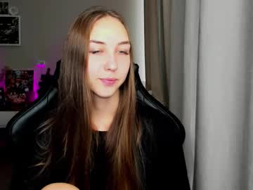 Sia0610, 23 years old, GOAL: Spank ass [38 tokens remaining] Guys, let's chat and have fun, I'm glad to see you #braces #feet #young #lovense #new, webcam photo