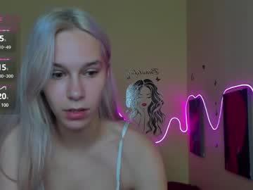 Sienahill, 18 years old, GOAL: Have a good broadcast! [71 tokens remaining] Welcome to my room! #bigboobs  #18  #?2? #lovense #teen, webcam photo