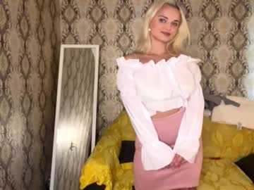 Siennavice69, 19 years old, Hello,I'm Eva this is my first time here and I'm a  shyyy// GOAL: a little top pease// #blonde #shy #new #smalltits #young [33 tokens remaining], webcam photo