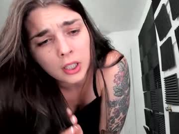 Hairy cam model Sierrasquirter, 25 yrs live now