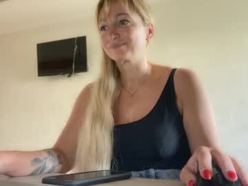 Silkandspice, 44 years old, Goal: Gently play with my tits ? #new #feet #bigboobs #shy #milf - Next Goal: Suck my finger with eyes contact ?, webcam photo
