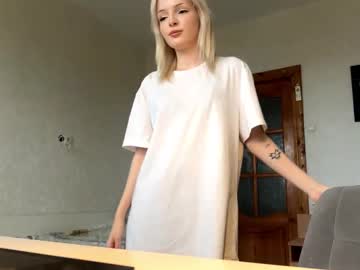 Silvanahonohan, hi ! wanna see my abs maybe ? #new #blonde #18 #teen #shy [30 tokens remaining], webcam photo