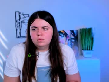 Silvi_candy, GOAL: make me happy [50 tokens remaining] Welcome to my room! #cute #shy #brunette #18 #new, webcam photo