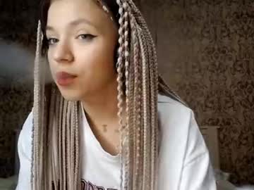 Sizzling_angel_555, 18 years old, Goal: to make a pretty face  Like a Brave Heart, i'm Mika, how's your day? #new #shy #teen #18 #young [6 tokens remaining], webcam photo