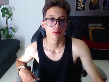 Skinny_bigcock20, 18 years old, play with my nipples <3 #skinny #c2c #new #18 #twink [45 tokens remaining], webcam photo