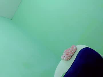 Sluttybitchbella, 18 years old, GOAL: FULLY NAKED [9999 tokens remaining] #squirt #squirtshow #young #daddysgirl #wifematerial, webcam photo