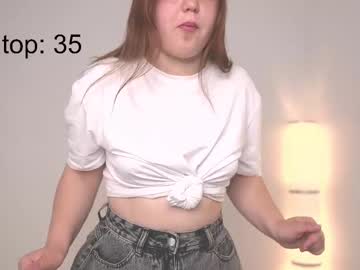 Sofiaabby, 19 years old, hello there! thats my 1 day here! ? // GOAL: eyes contact close to camera [65 tokens left] #new #curvy #bigboobs #shy #bigass, webcam photo