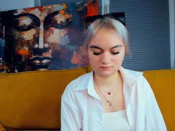 Softgllitch, 19 years old, GOAL: Boobies’ massage [20 tokens remaining] Welcome To My Room #18 #bigboobs #teen  #shy  #skinny, webcam photo
