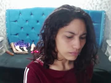 Squirting cam girl Sonne_rose age 32 yrs live now