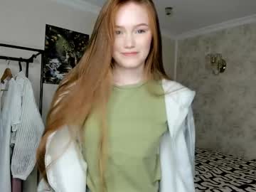 Sophia_turn, 18 years old, goal - play with my bra  #18 #teen #new #skinny #young [135 tokens remaining], webcam photo