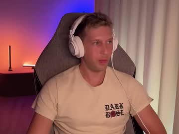 Spaduz big cock cam stud 32 yrs streaming live