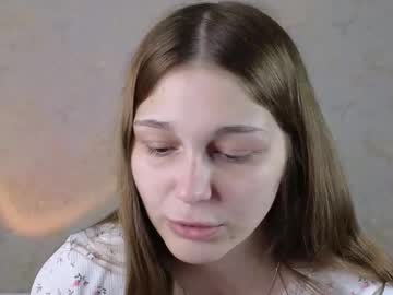 Sralkinpalkin, 18 years old, "Goal: ?make my fingers wet ?? / PVT open / My name is Mary , i am #new here , i am  #18 yers #shy #teen #young [21 tokens remaining], webcam photo