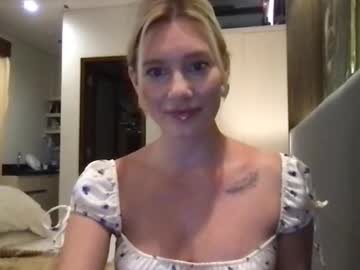 Stella_loveu, 27 years old, GOAL: Dance [295 tokens remaining] Welcome to my room! #shy #natural #skinny #petite #new, webcam photo