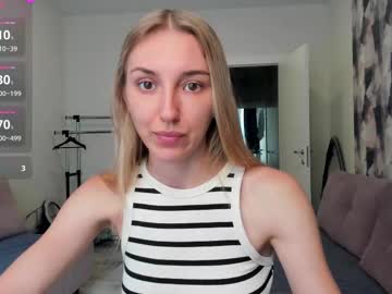 Sunny_rina, 25 years old, Welcome to my room! - Goal: tease with my pussy [45 tokens left] #smallboobs #feet #new #skinny #natural, webcam photo