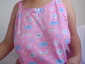 Skinny Asian cam girl Sunshine_days live in HD