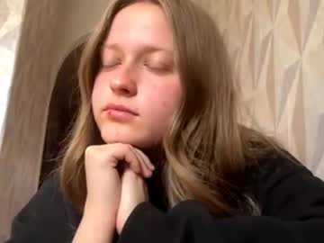Susannahmcateer, 18 years old, ?stand up and show outfit? #18 #shy #teen #young #new [0 tokens remaining], webcam photo