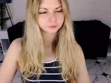 Sweet_emily4u, 22 years old, #sqwert #shy #blonde #new #young, webcam photo