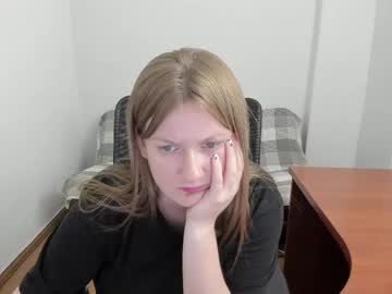 Sweet_melody_of_ur_heart, 28 years old, GOAL: Hand bra [800 tokens remaining] Welcome to my room! #feet #blonde #redhead #lovense #new, webcam photo