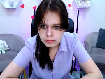 Sweet_vixen_, GOAL: make me  happy [110 tokens remaining] Welcome to my room! #piercing #cute #brunette #18 #new, webcam photo