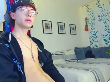 T0n3r big cock cam stud 22 yrs streaming live