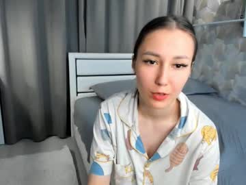 Taitebeverley, 19 years old, GOAL: take my top off + squeeze my boobs [0 tokens remaining] go have fun?try my menu type?(PVT on) #lovense #18 #bigass #bigboobs #teen, webcam photo