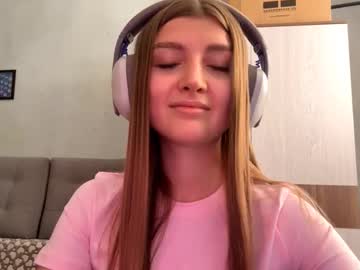 Tammeratwiss, 19 years old, Goal: Spin around, show my outfit  #New #18 #bigboobs #blonde #cute [10 tokens remaining], webcam photo