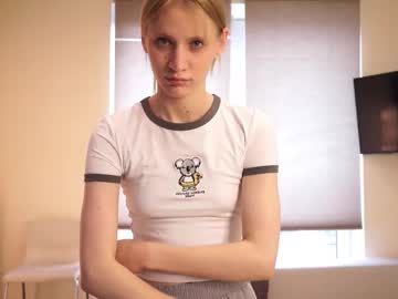 Tarensolie, 18 years old, Goal: «SHOW TONGUE» Hey I’m Solie , a little #shy because #new here and #blonde #skinny #18 ~ go make 10 thumbs ? [35 tokens remaining], webcam photo