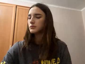 Tarilycan, 18 years old, GOAL: Catch my air kiss? LInda is here time to have fun     #18 #new #teen #young #shy [9 tokens remaining], webcam photo