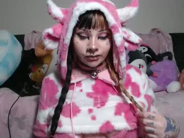 Feet Cams Live model Tattedthickandpretty, age 22 streaming Foot Fetish VR