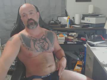 Catch me live as Tavengerxl in premium male cam shows