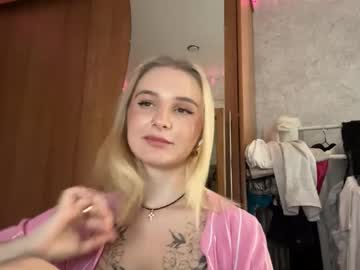 Tawnyschlaefli, 18 years old, show my tattos for you #teen #18 #young #cute #new [25 tokens remaining], webcam photo