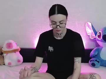 Tayaavis, 21 years old, hi [300 tokens left] new photos in bio ! (record pvt is 100 tk) <3 #smalltits  #nonude  #young  #tattoo    #shy, webcam photo