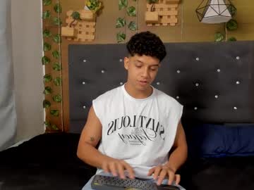 Tayler_snow, 18 years old, SHOW CUM! #cashmaster #18 #latino #findom #young [2121 tokens remaining], webcam photo