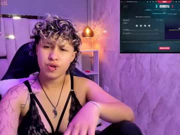 Taylorleeh • bigtits • Medellin - Colombia • public