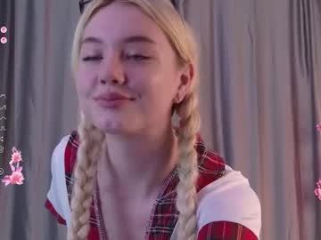Tellasky, 18 years old, GOAL: Take off my panties [87 tokens remaining] Welcome to my room sweetie! #new #blonde #skinny #lovense #18teen, webcam photo