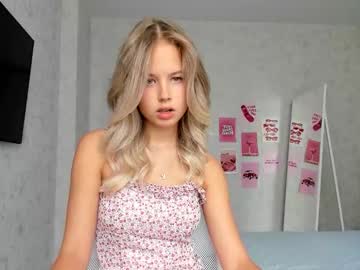 Live cam performer Tender_ness18 streaming now