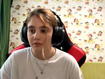 Tenishamilin, 18 years old, GOAL >Tease with my top< #new #18 #blond #cute #shy [33 tokens remaining], webcam photo