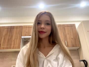 Terravanlue, 18 years old, Goall: “Biggest smile ever” / Hey my name is Elise and im #new here  #18 years old, #shy, #blonde #teen and #young star haha! [22 tokens remaining], webcam photo